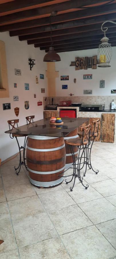 Fenêtre sur les Alpilles Saint-Martin-de-Crau Exterior foto